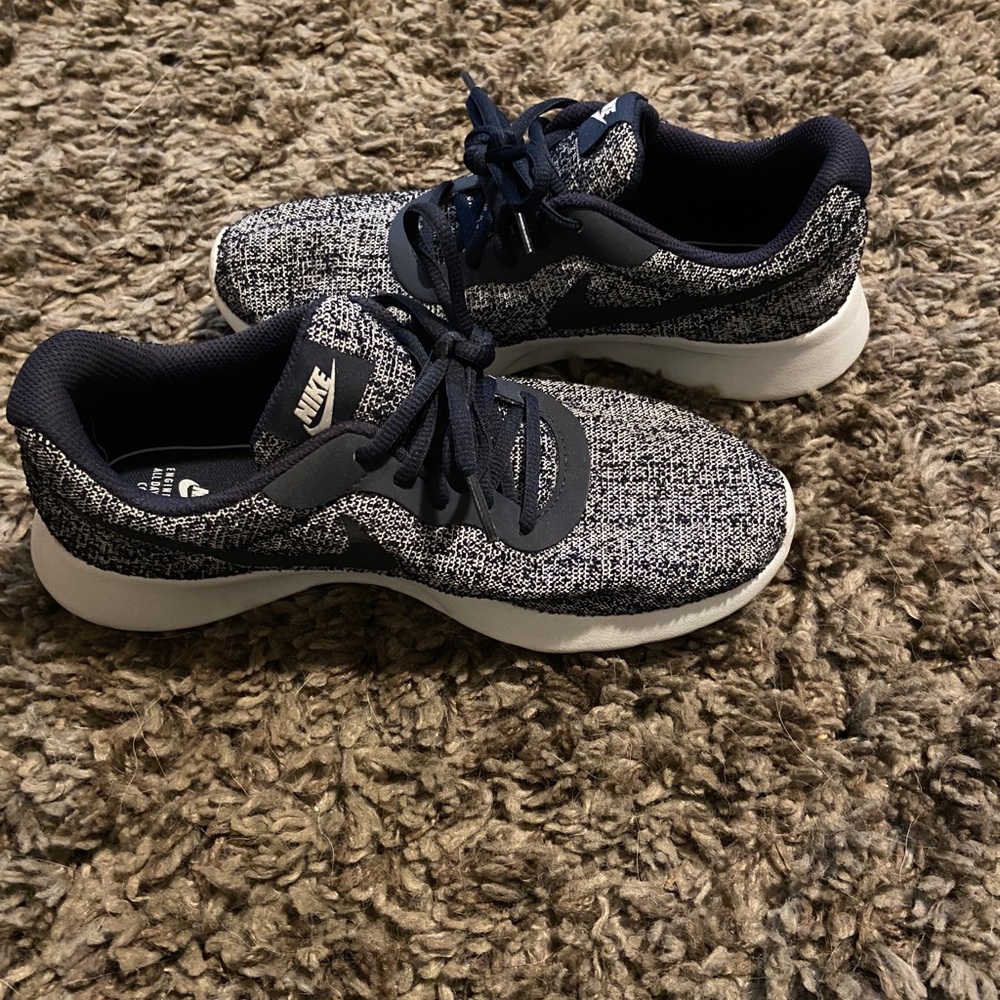 Size 7 Nikes - navy blue
